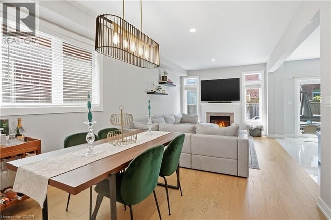 Photo - 111 Greenstem Crescent