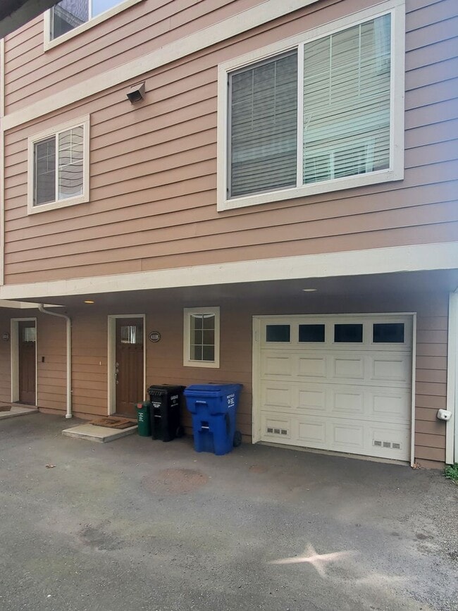 Building Photo - Modern Craftsman Living Between Ballard & ...