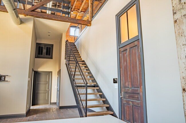 Photo - 401 NW 2nd St Apartments