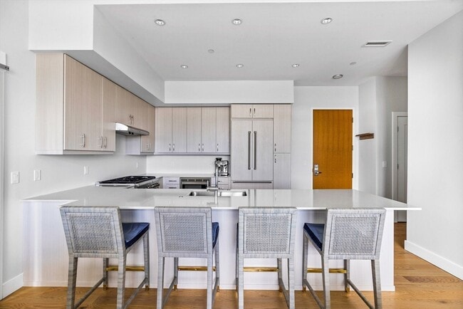 Photo - 10 Shipyard Dr Unit 517