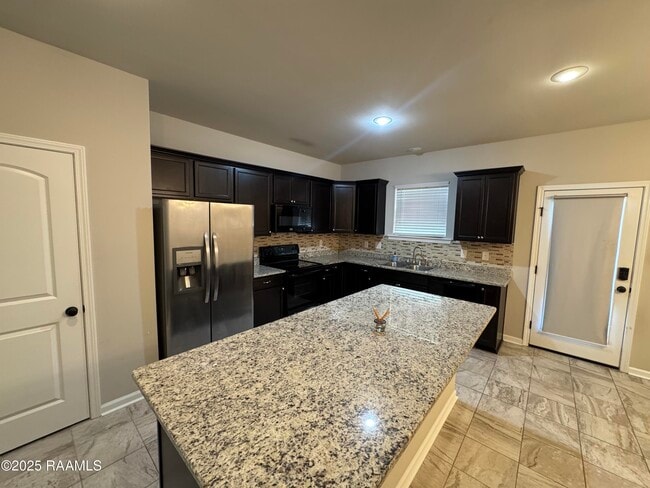 Photo - 406 Gray Birch Lp