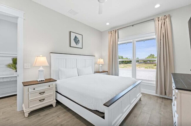 Photo - 322 E Lakeshore Dr Unit SI ID1511644P