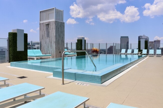 Photo - SkyHouse Channelside