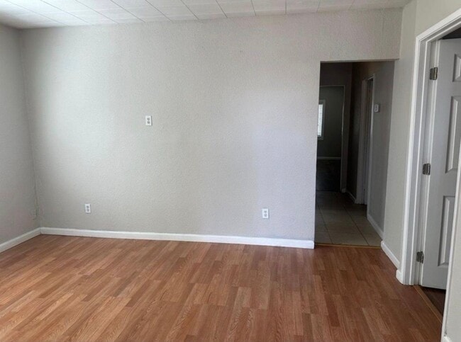 Photo - 1237 N St