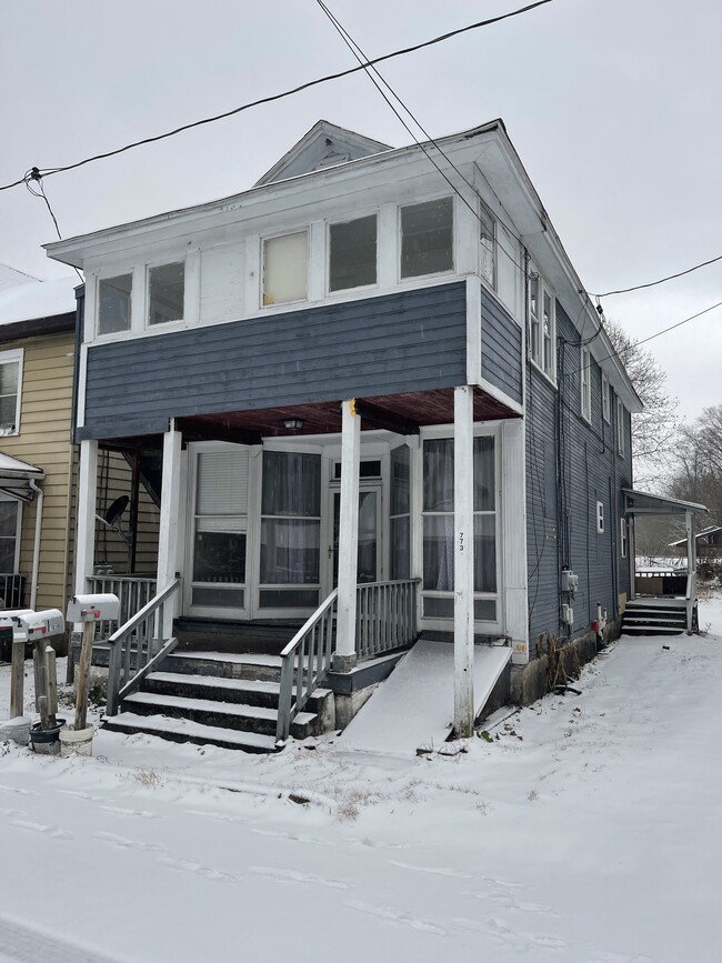 Building Photo - 773 Bedford St Rental