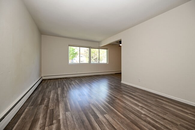 Photo - 515 5th St SE Unit 4