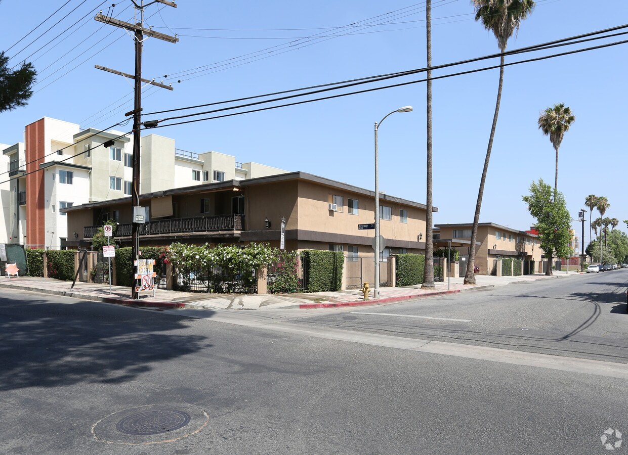 Photo - 6615 Darby Ave