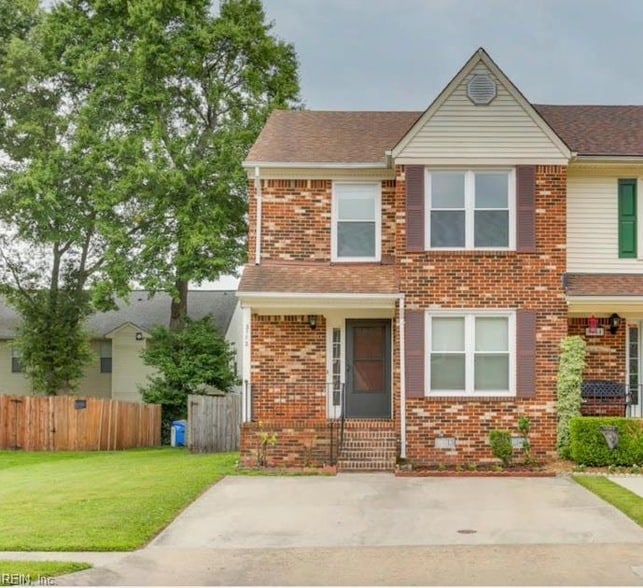 Building Photo - 3112 Radcliffe Ln N Rental