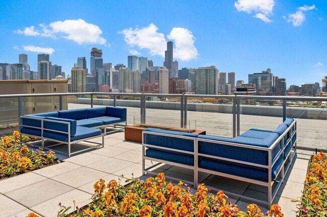 Building Photo - Mondial River West Rental