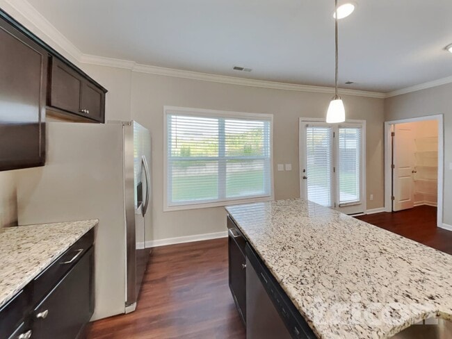 Photo - 932 Peninsula Pl