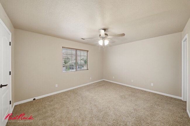 Photo - 2422 S River Rd