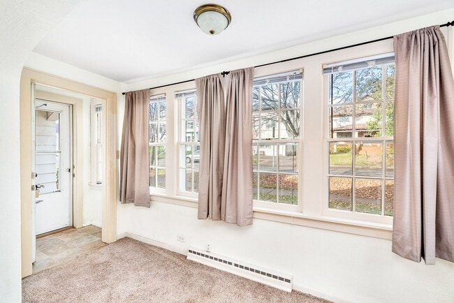 Photo - 5724 W 8th St