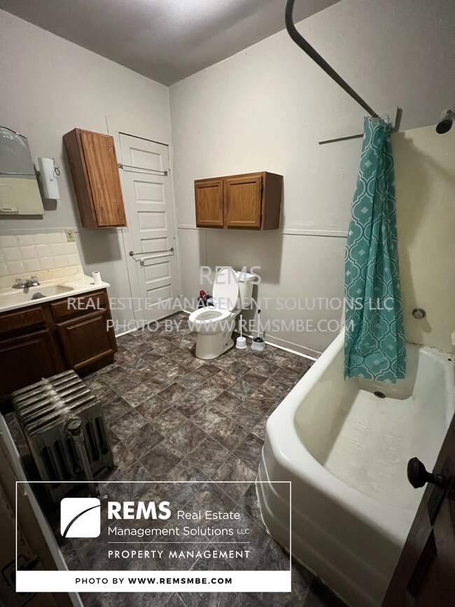 Photo - 420 N Pine St Unidad 1-Front