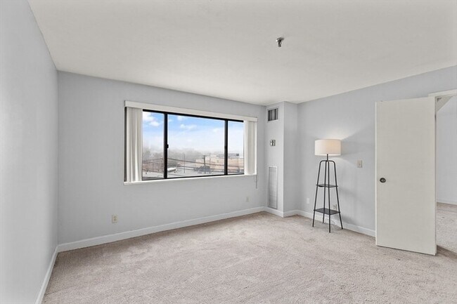 Photo - Modern 2BR Condo with Balcony & Amenities Across from Revere Beach Unidad 314