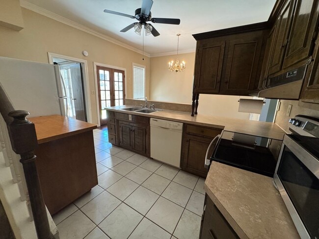 Photo - 3815 Creswell Ave