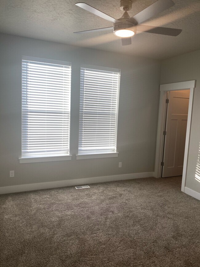 Photo - 1118 S High Ridge Dr