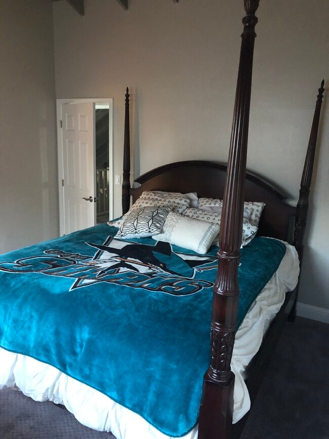 bedroom - 135 Bixby St