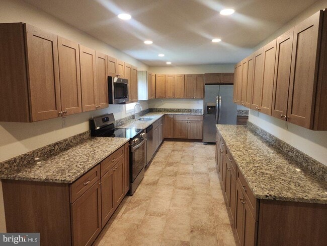 Photo - 235 Hickory Ln