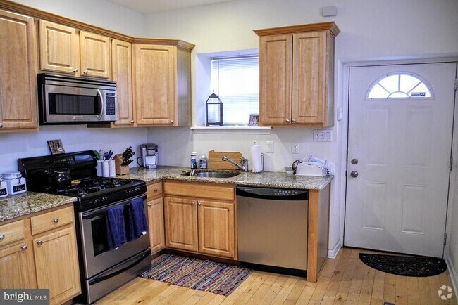 Building Photo - 1130 Dorrance St Unit B Rental