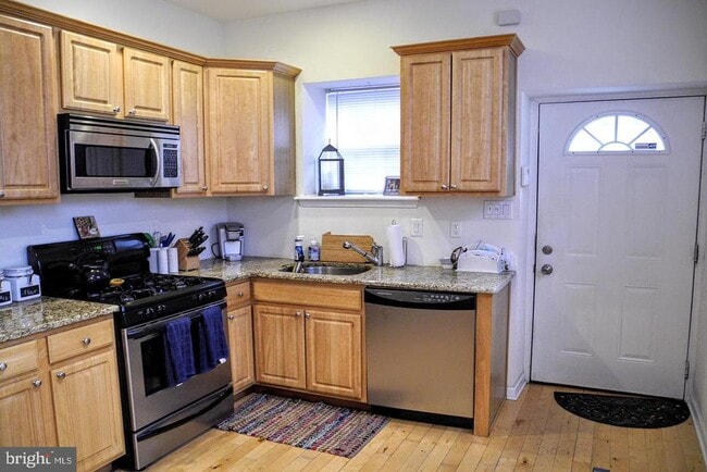 Photo - 1130 Dorrance St Apartment Unit B