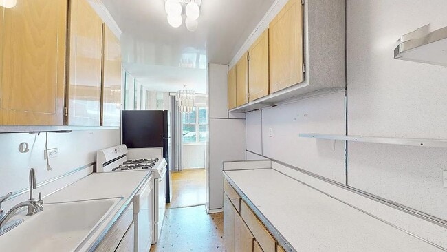 Photo - 2942 W 5th St