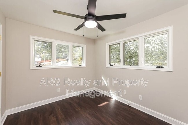 Photo - 2771 Winding Ln NE