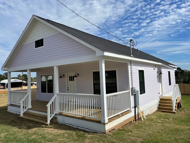 Photo - 411 N Holland St