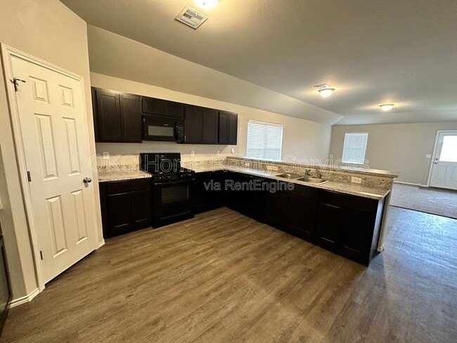 Photo - 9913 Rattlesnake Ln