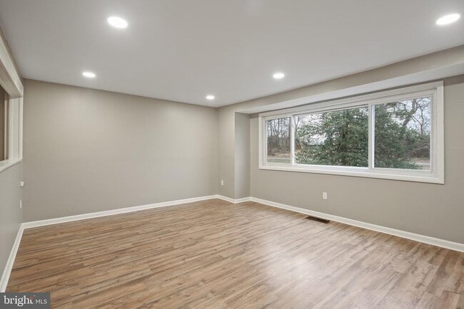 Building Photo - 9432 Merryrest Rd