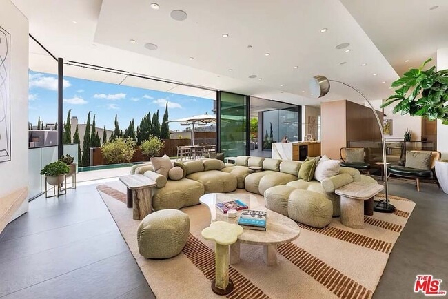 1807 Blue Heights Dr