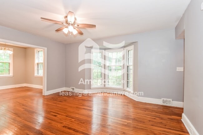 Photo - 300 Summerlea Dr