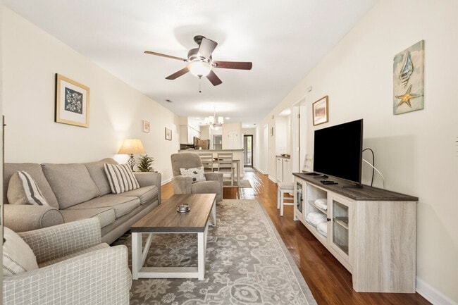 Building Photo - 390 Pinehurst Ln Unit SI ID1253447P