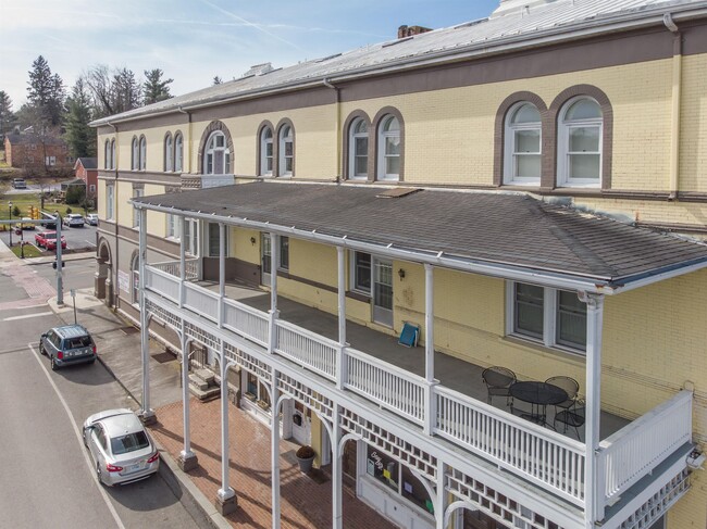 Photo - 303 W Main St