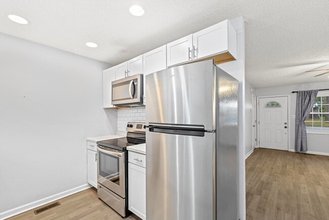 Photo - Charming 3 bedroom Available Now