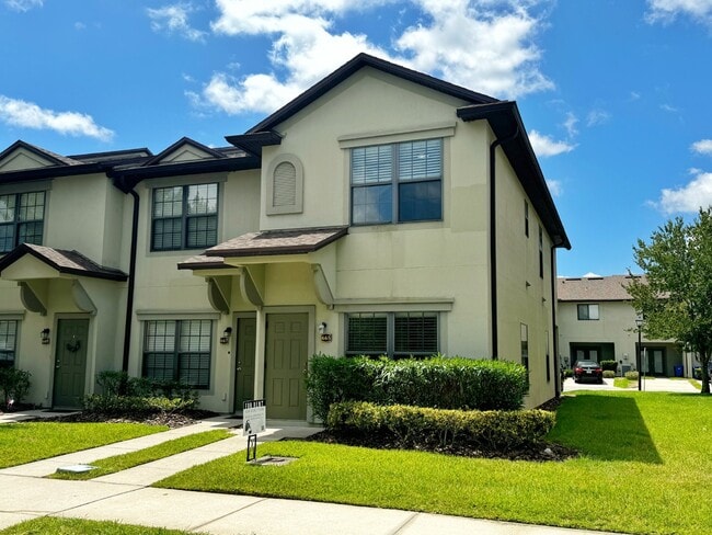 Building Photo - 3BR/2.5BA Paloma Townhome. Bright & Comfortable!