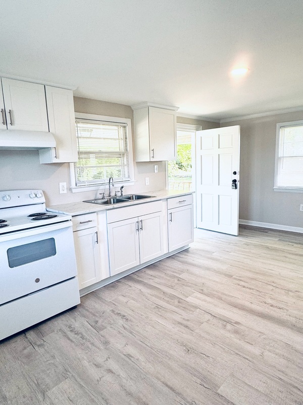 Photo - 126 S Brightleaf Blvd House