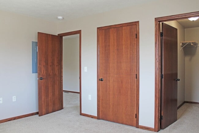 Willow Creek Townhomes and Apartments