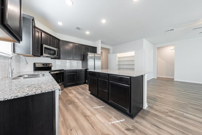 Photo - 4-Bedroom Temple Rental Near VA, Baylor Scott & White & Parks