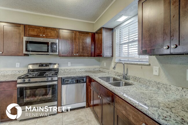 Photo - 1004 Birchwood Ln