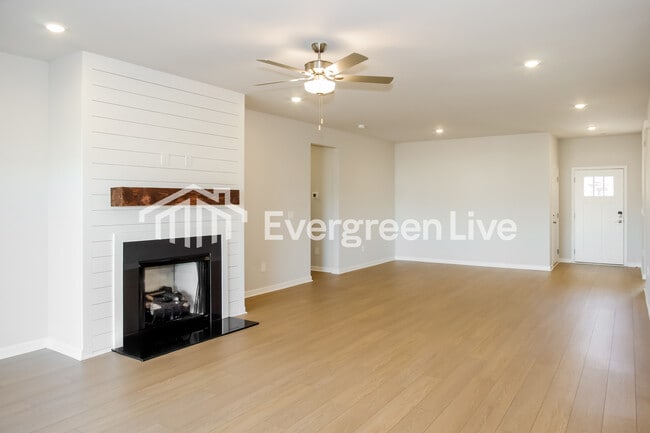 Photo - 101 Ashby Pond Dr