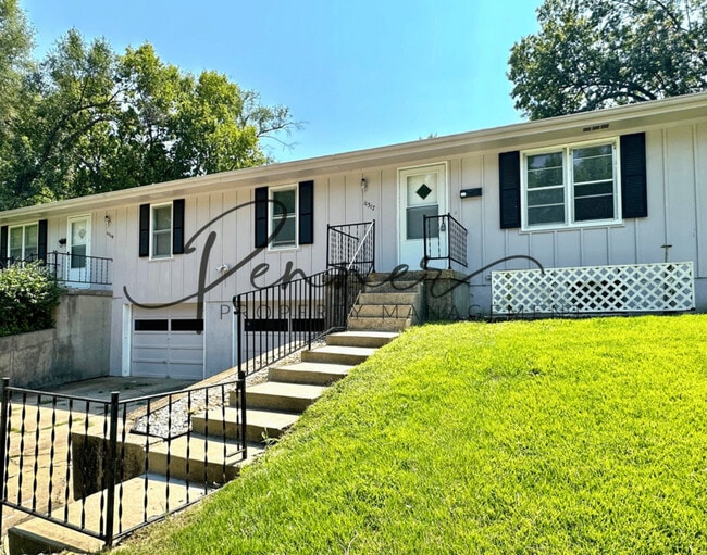 Building Photo - 11317 E 13TH St