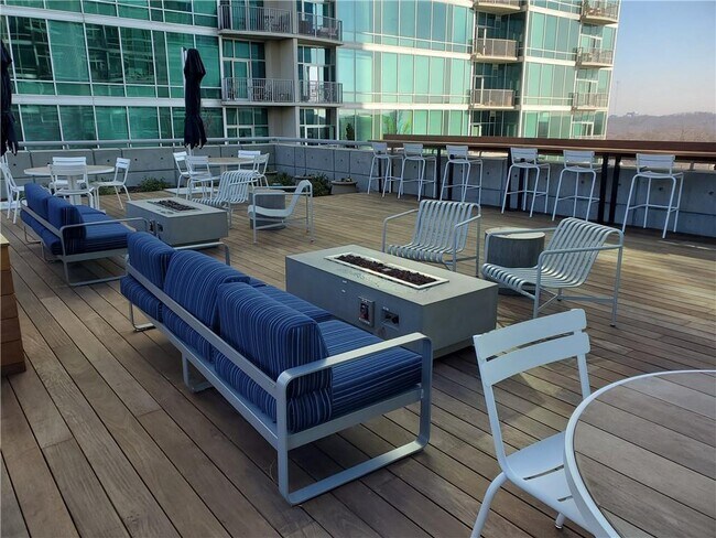 Photo - 943 Peachtree St NE Unidad 1117