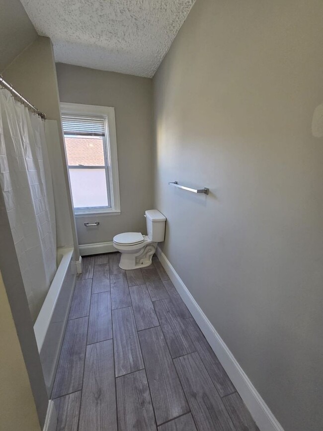 Photo - Woodbine St(15)-N Unit 3