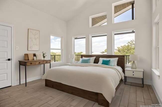 Photo - 515 Free Rein