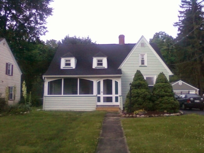 Photo - 1721 Blossom Rd