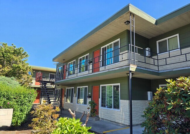 Building Photo - *!*!* Ground Floor Pet Friendly 1 Bedroom ... Unit 5936 Rental