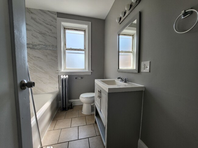 Photo - 625 E 80th St