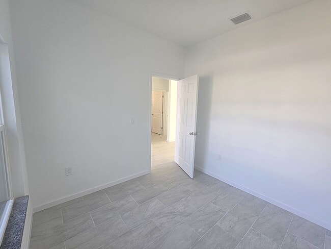 Photo - Brand New 4/2/2- South Lehigh Acres