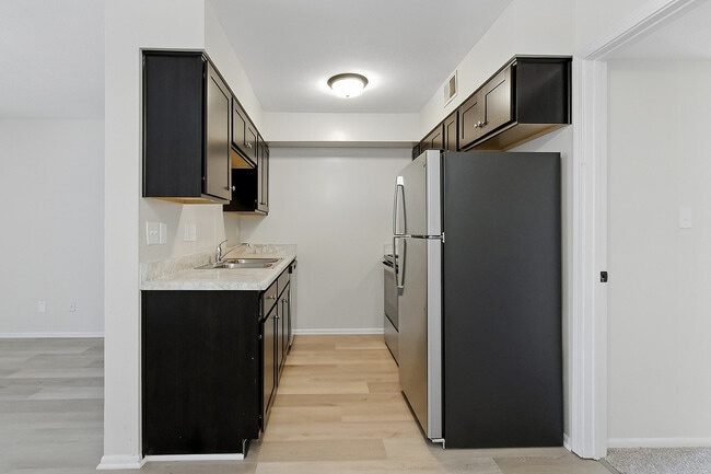 Brook - Kitchen - Boulder Creek Apartments