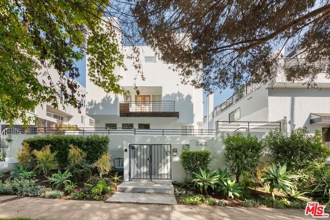 Building Photo - 843 17th St